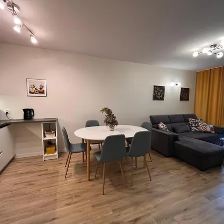 Luna Apartman *